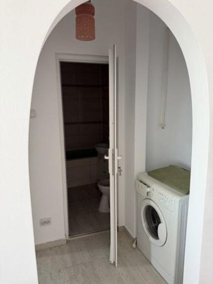 Apartament cu 2 camere semidecomandat, mobilat în Baba Novac