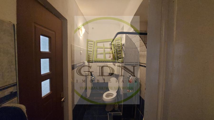 Casă individuală cu 3 camere cu Canalizare în Centrul Civic