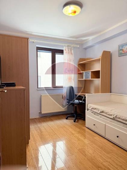 Apartament cu 4 camere decomandat, mobilat în Fundeni