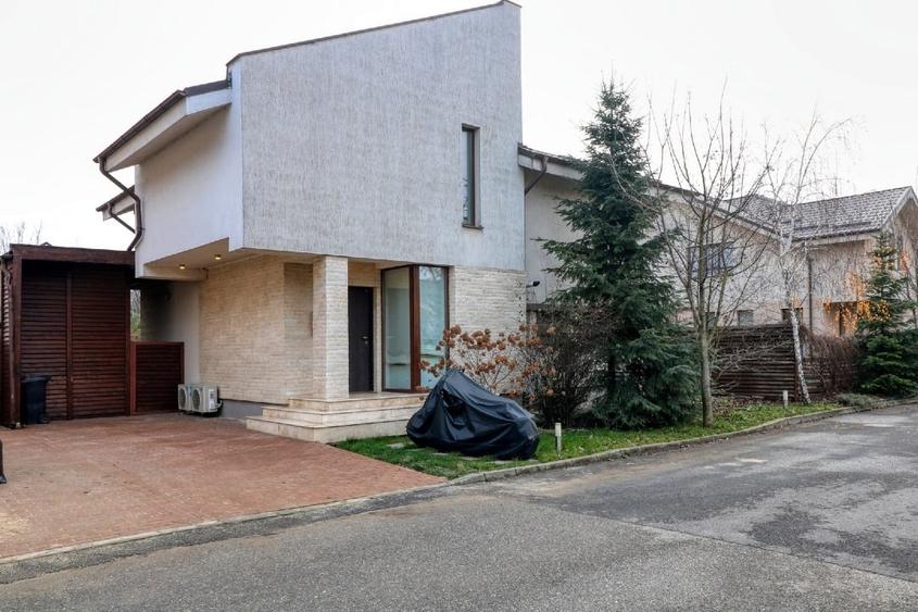 Casă individuală cu 4 camere cu Teren 420 Mp în Corbeanca