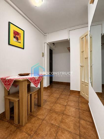 Apartament cu 2 camere semidecomandat, mobilat în P-ța Unirii