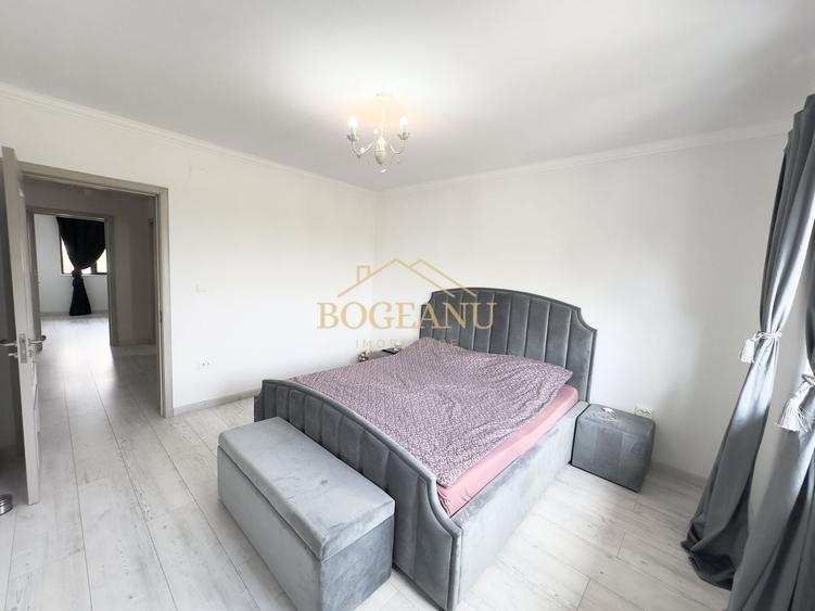 Casă individuală cu 5 camere cu Canalizare în Plopi