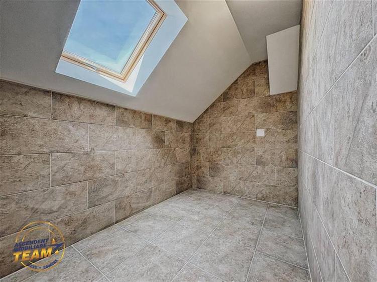 Casă individuală cu 6 camere cu Teren 828 Mp în Sud-Vest