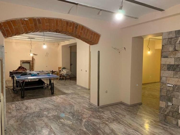 Casă individuală cu 21 camere cu Canalizare în Unirii