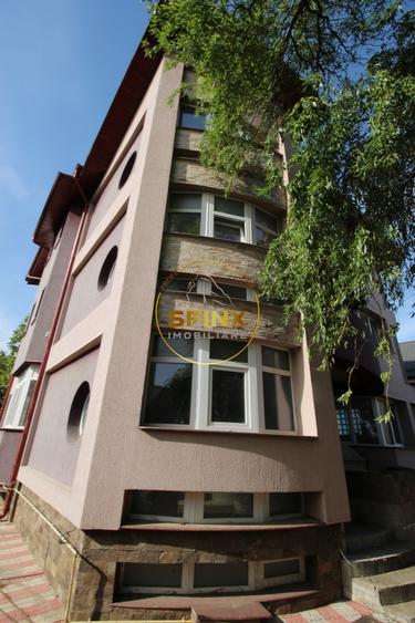 Casă individuală cu 9 camere cu Canalizare în Jilava