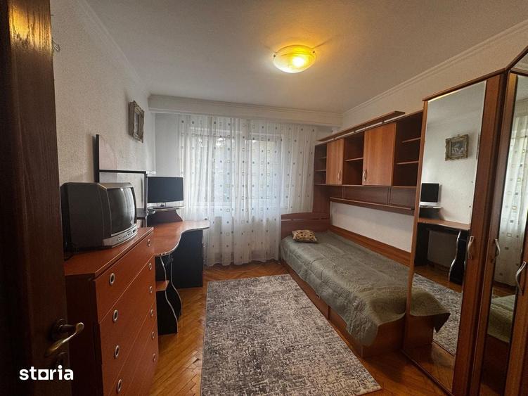Apartament cu 3 camere decomandat în Banat
