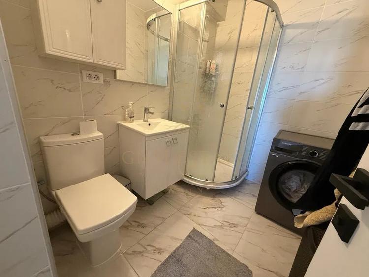 Apartament cu 2 camere semidecomandat, mobilat în Păcii