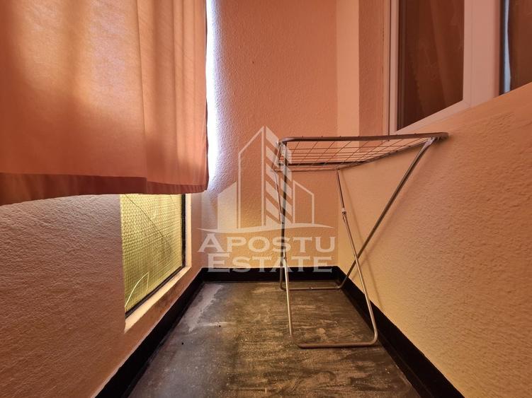 Apartament cu 2 camere semidecomandat, mobilat în Aurel Vlaicu