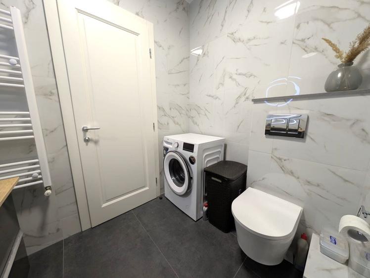 Apartament cu 3 camere semidecomandat, mobilat în Zorilor