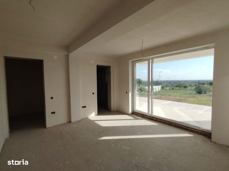 Casă cu 4 camere cu Teren 400 Mp în Central