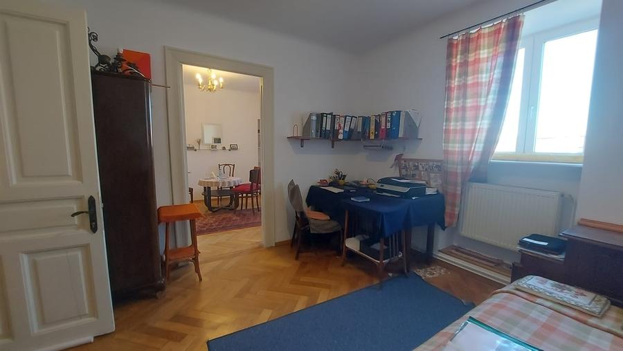 Apartament cu 5 camere decomandat în Națiunile Unite