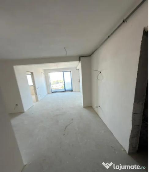 Apartament cu 2 camere decomandat în Tomis Plus