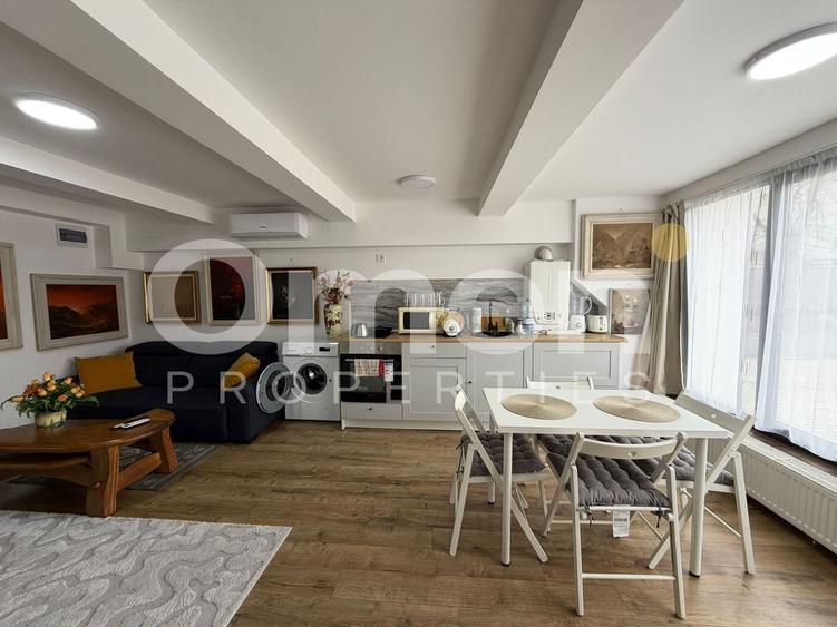 Apartament cu 3 camere semidecomandat, mobilat în Săsar