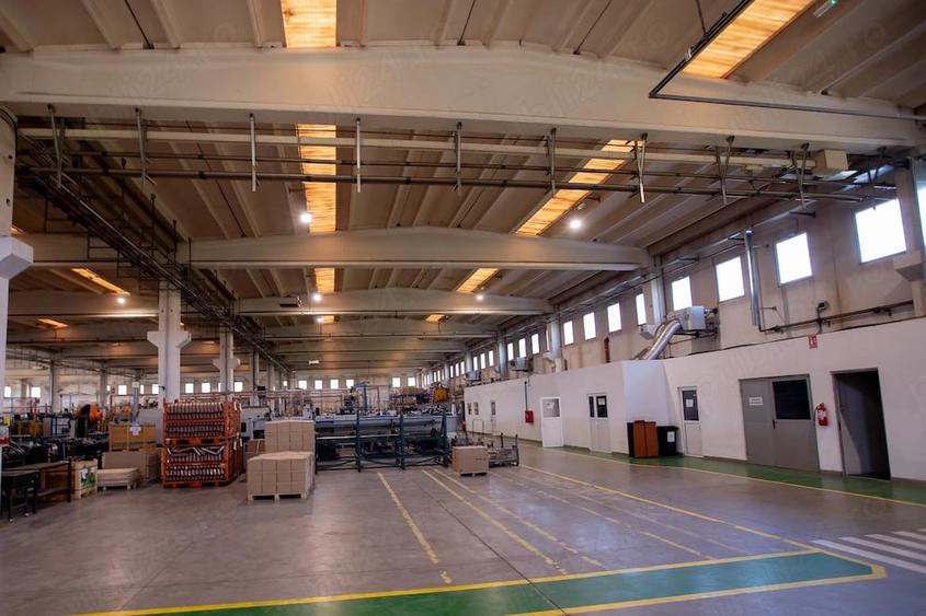 Spațiu comercial, de 5,100 mp, în Central