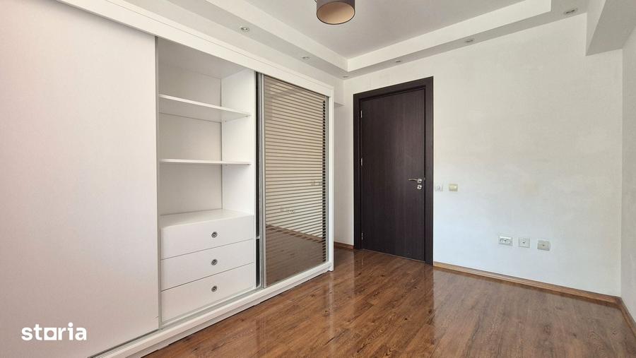 Apartament cu 3 camere decomandat în Tineretului