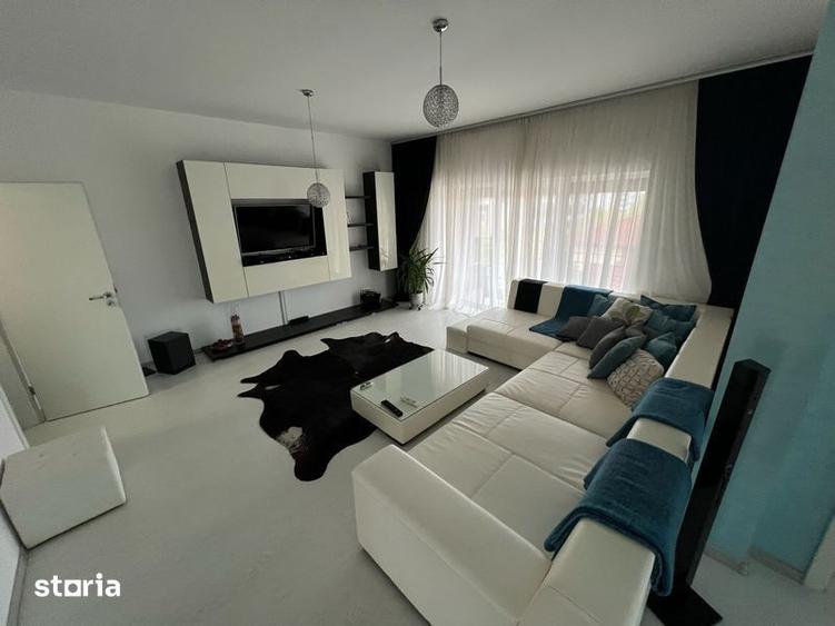 Apartament cu 4 camere decomandat, mobilat în Central