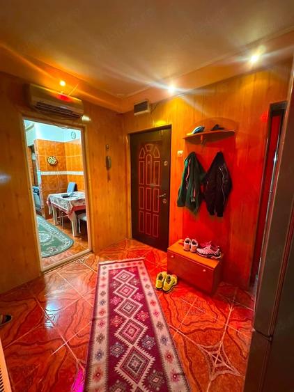 De vanzare apartament cu 4 camere, 2 bai si 2 balcoane, mobilat si utilat, etaj intermediar - 2