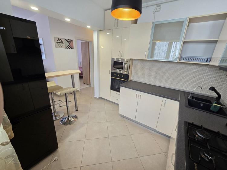 Apartament cu 2 camere decomandat în Parcul Carol