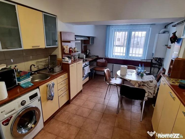 Apartament cu 3 camere decomandat în Peninsula
