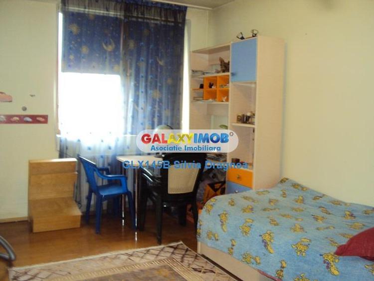 Casă cu 4 camere cu Garaj în Vidra