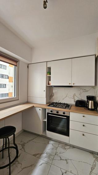 Apartament cu 2 camere semidecomandat, mobilat în 13 Septembrie