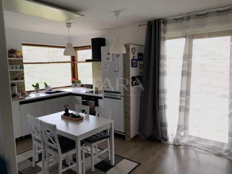 Casă individuală cu 3 camere cu Canalizare în Florești
