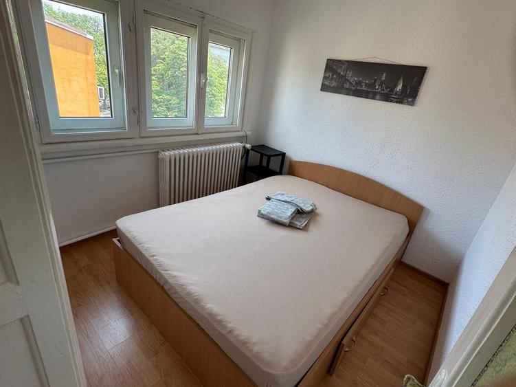 Apartament cu 2 camere nedecomandat în P-ța Muncii
