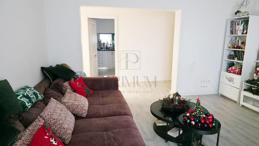 Apartament cu 4 camere decomandat, mobilat în Dumbrăvița