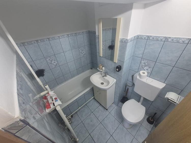 Garsonieră decomandată în Hala Centrală
