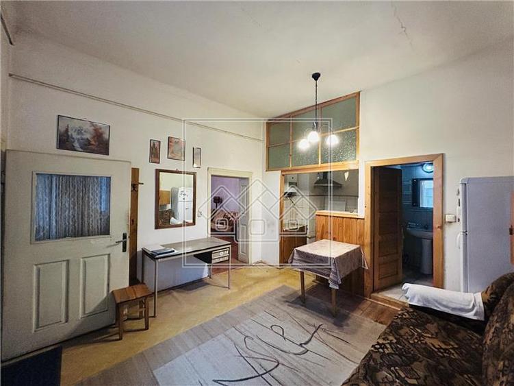 Apartament cu 2 camere nedecomandat în Ultracentral