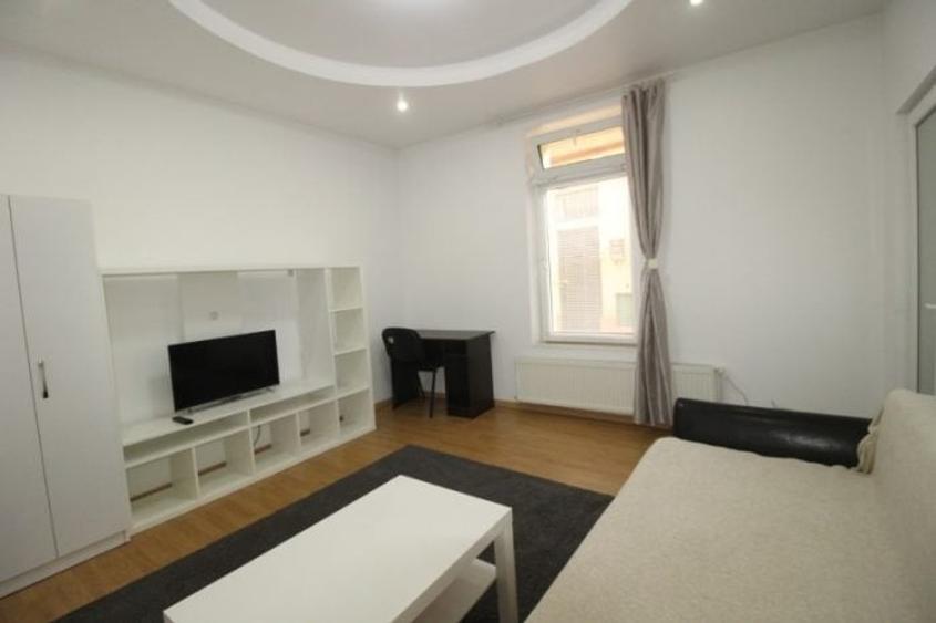 Apartament cu 2 camere decomandat, mobilat în Romană