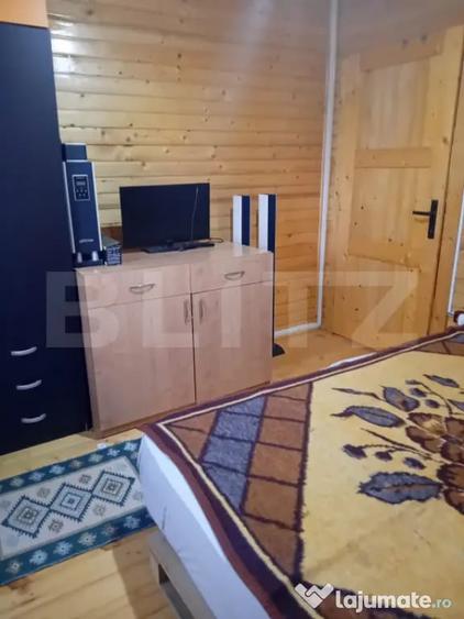 Casă cu 3 camere cu Teren 740 Mp în Central