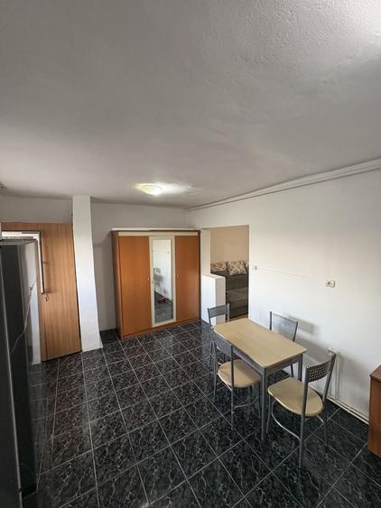 Garsonieră semidecomandată în Unirii Sud