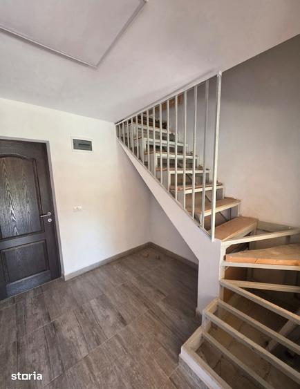 Casă cu 6 camere cu Teren 1836 Mp în Dudeștii Noi