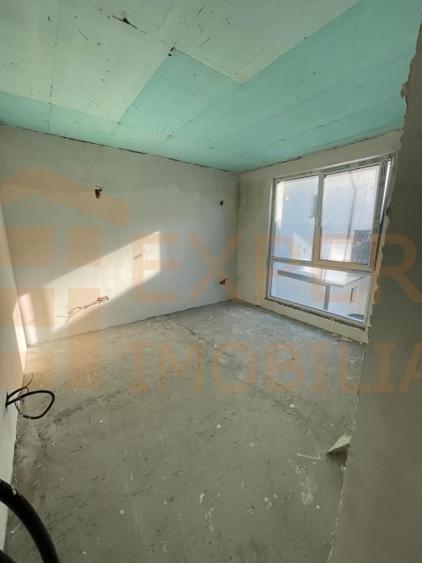 Duplex cu 4 camere cu Canalizare în Mamaia-Sat
