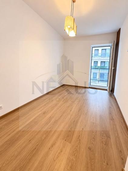 Apartament cu 2 camere semidecomandat, mobilat în Sud