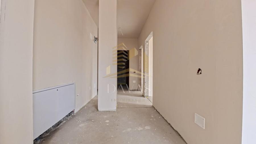 Apartament cu 3 camere semidecomandat în Baciu