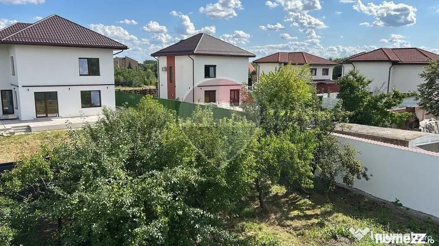 Casă cu 3 camere cu Teren 570 Mp în Săftica