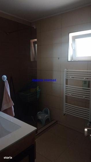 Casă cu 3 camere decomandat în Lumina