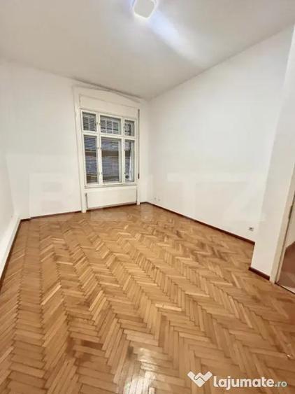 Apartament cu 5 camere semidecomandat în Central