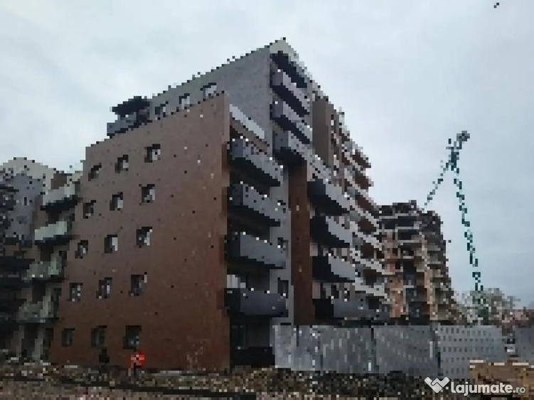 Apartament cu 2 camere decomandat în Exterior Vest