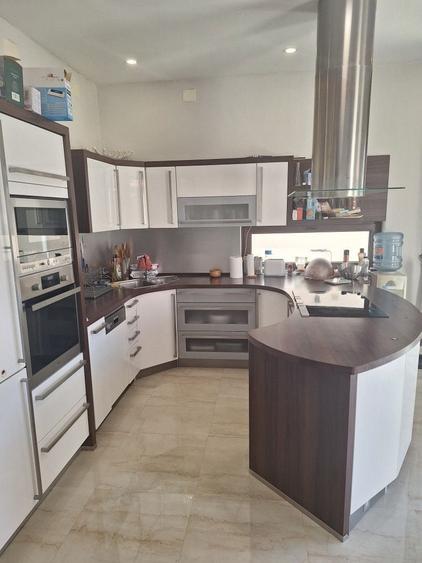 Casă cu 4 camere în Ultracentral