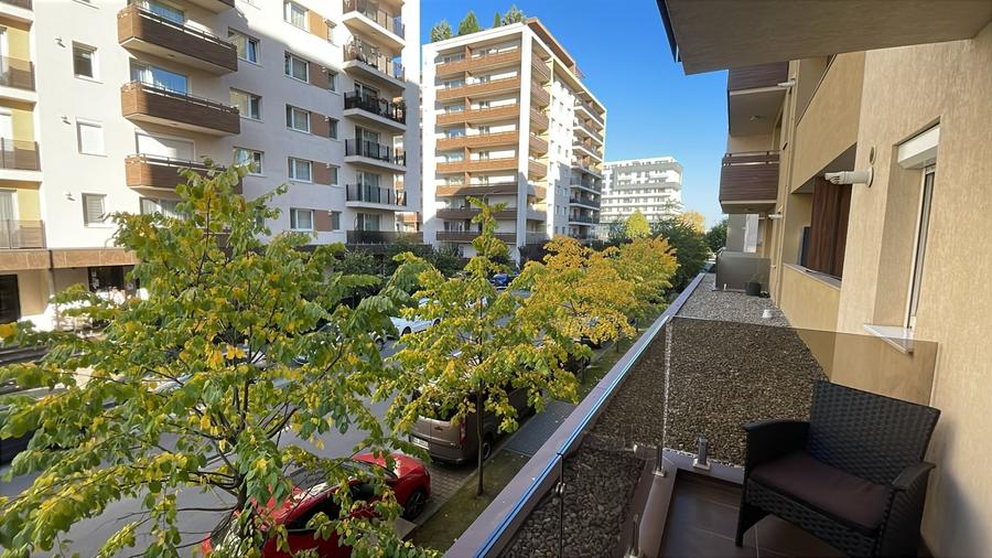 Apartament cu 2 camere decomandat, mobilat în Tractorul