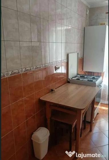 Apartament cu 2 camere semidecomandat în Metalurgie
