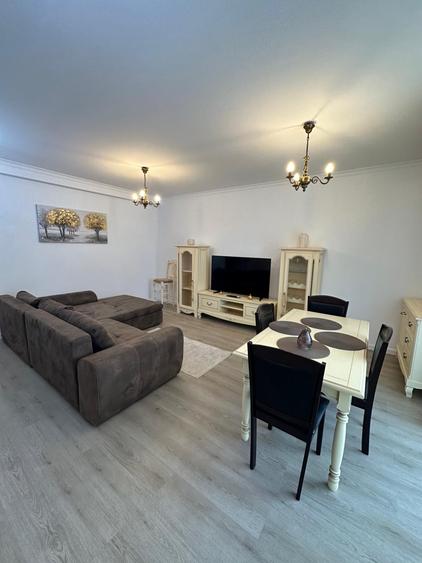 Apartament cu 3 camere decomandat în Pipera