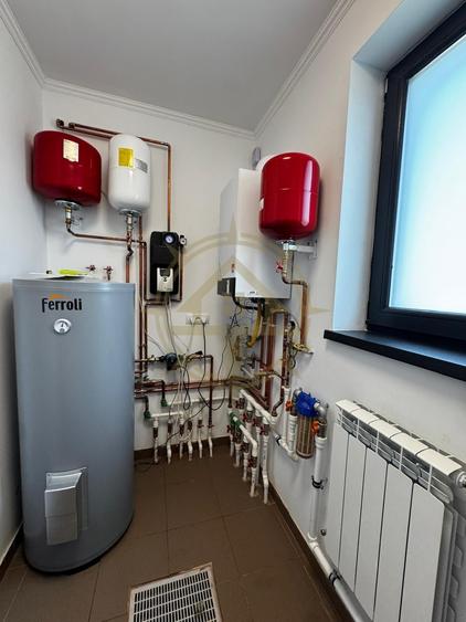 Casă cu 5 camere cu Teren 500 Mp în Dumbrăveni