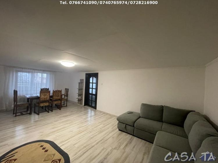 Casă individuală cu 6 camere cu Canalizare în Central