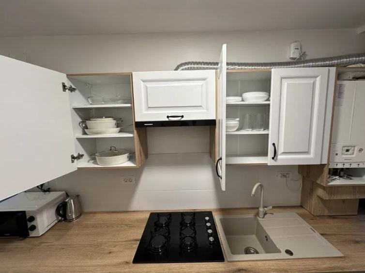 Apartament cu 2 camere decomandat, mobilat în P-ța Romană