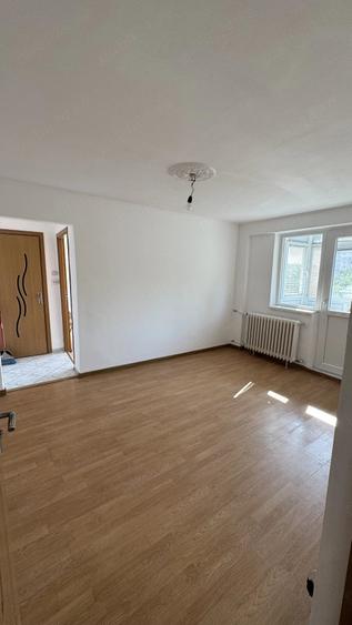 Apartament cu 2 camere semidecomandat în Pantelimon