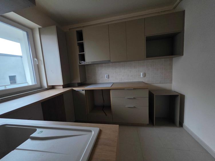 Apartament cu 2 camere nedecomandat în Între Lacuri